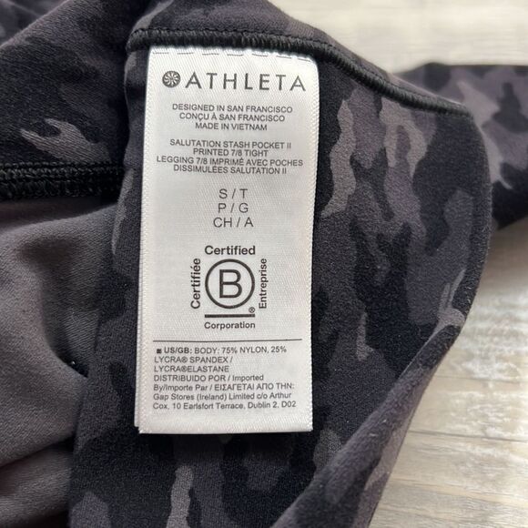 Athleta Black And Gray salutation stash pocket Camo Leggings Size small EUC - Picture 11 of 11